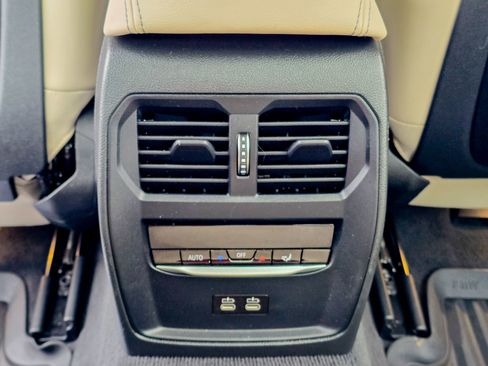 Used 2022 BMW 430i xDrive Coupe w/ M Sport Package image 39