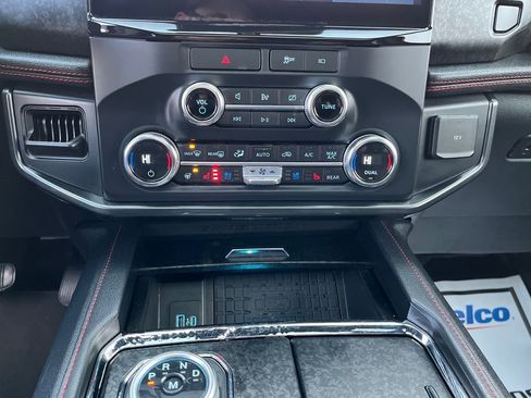 Used 2022 Ford Expedition Max Limited image 21