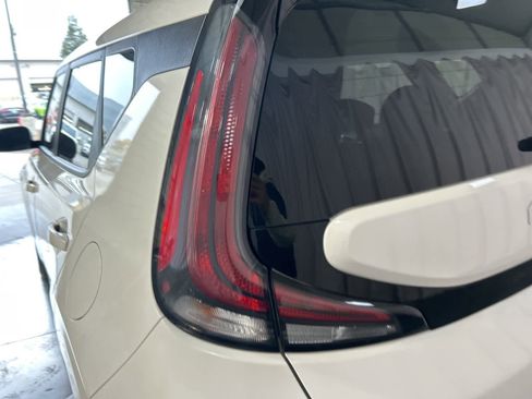 Used 2023 Kia Soul LX w/ Option Group 015 image 12