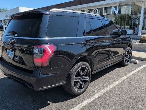 Used 2019 Ford Expedition Limited w/ Equipment Group 303A AWD/4WD image 2