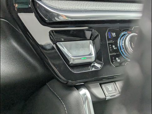 New 2026 GMC Sierra 2500 Denali w/ Technology Package AWD/4WD image 25