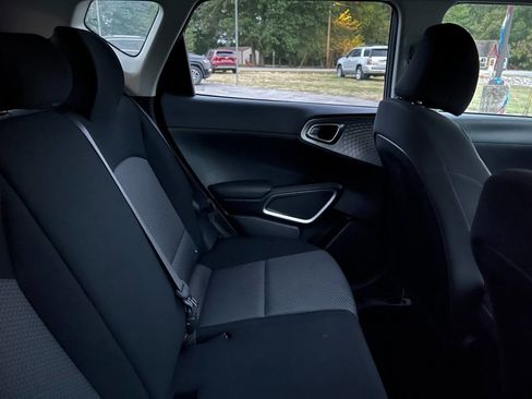 Used 2022 Kia Soul LX w/ Technology Package image 11