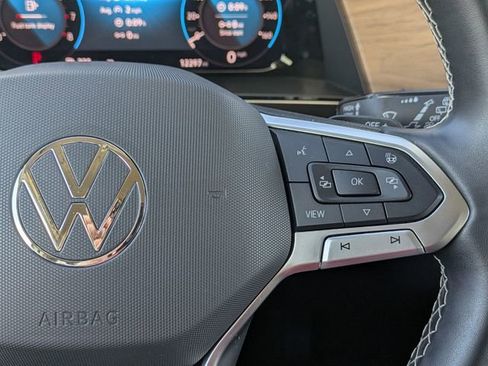 Used 2025 Volkswagen Atlas SE image 20