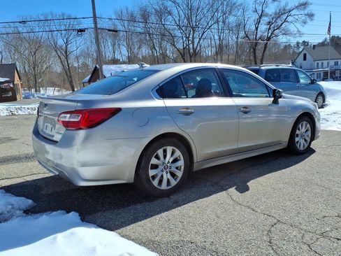 Used 2017 Subaru Legacy 2.5i Premium image 6