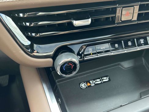 Used 2025 Chevrolet Tahoe High Country image 29