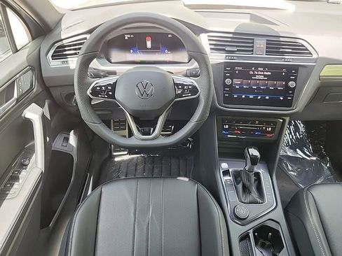 Used 2024 Volkswagen Tiguan SE R-Line AWD/4WD image 20