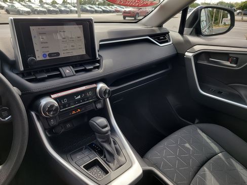 Certified 2025 Toyota RAV4 XLE FWD image 24