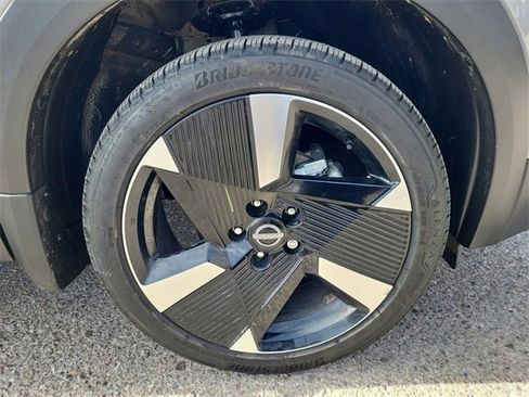 Certified 2025 Nissan Kicks SR image 17