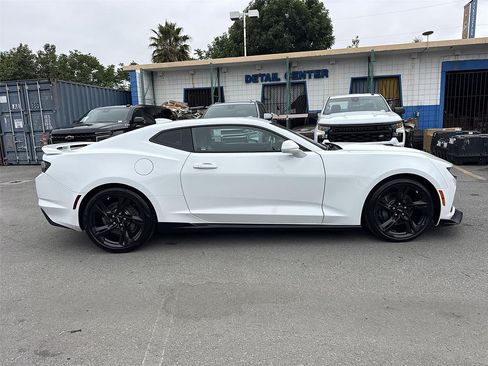 Used 2019 Chevrolet Camaro SS RWD image 2
