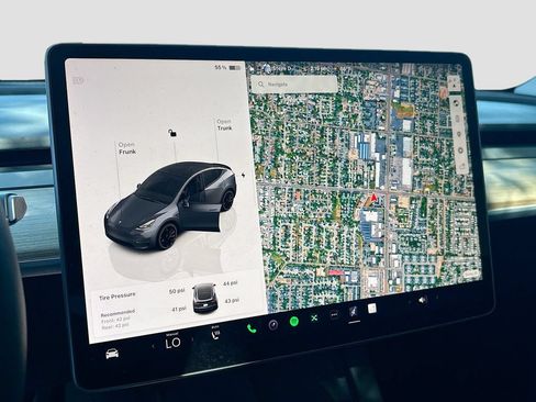 Used 2023 Tesla Model Y Performance AWD/4WD image 13