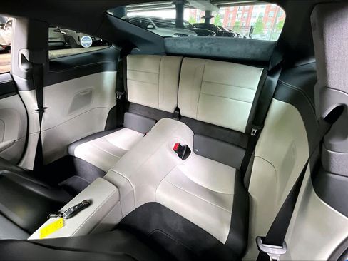 Used 2025 Porsche 911 Carrera RWD image 19