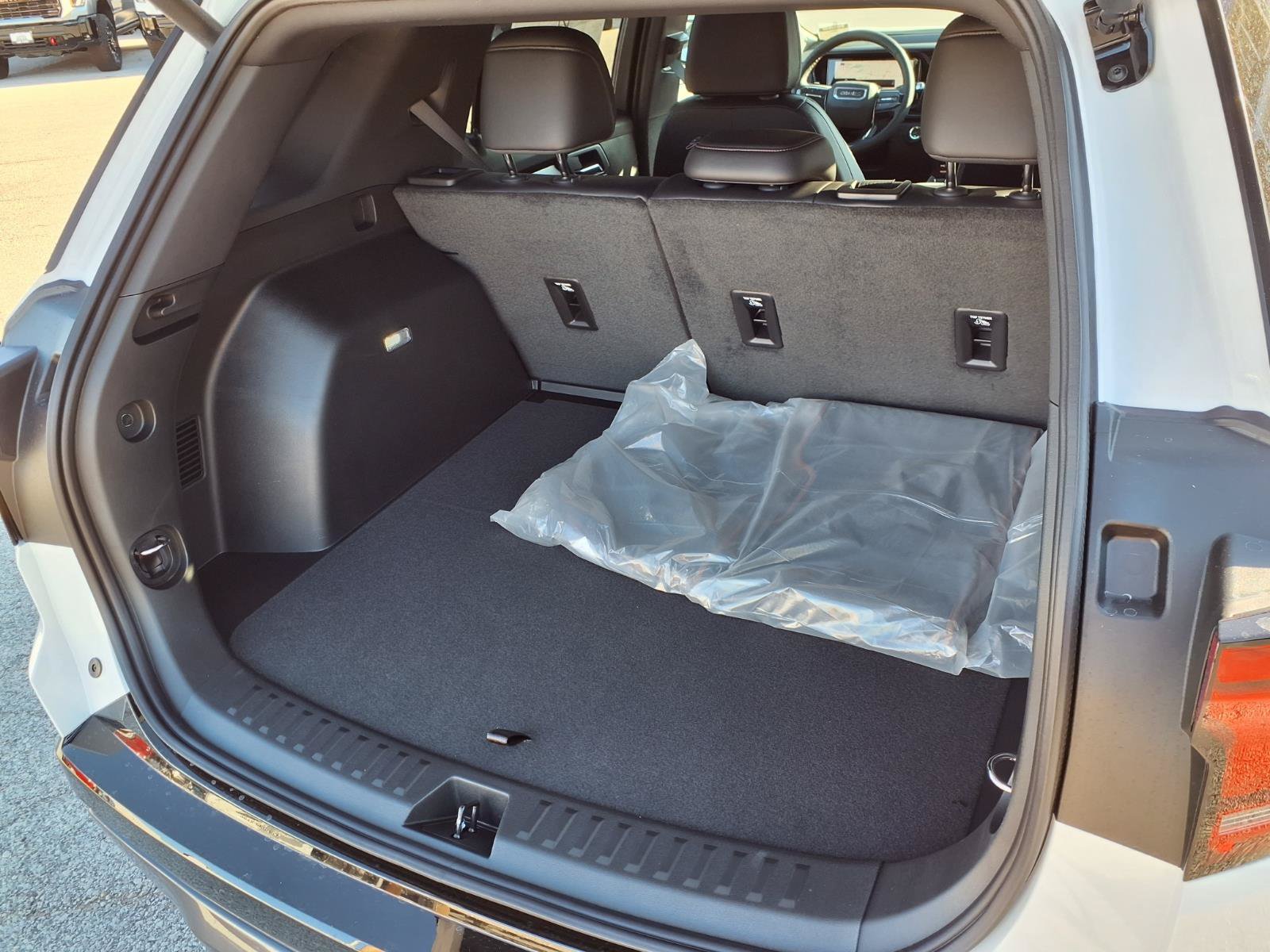 New 2027 GMC Terrain AT4 AWD/4WD image 17