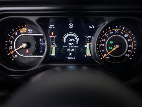 Used 2026 Jeep Wrangler Rubicon AWD/4WD image 25