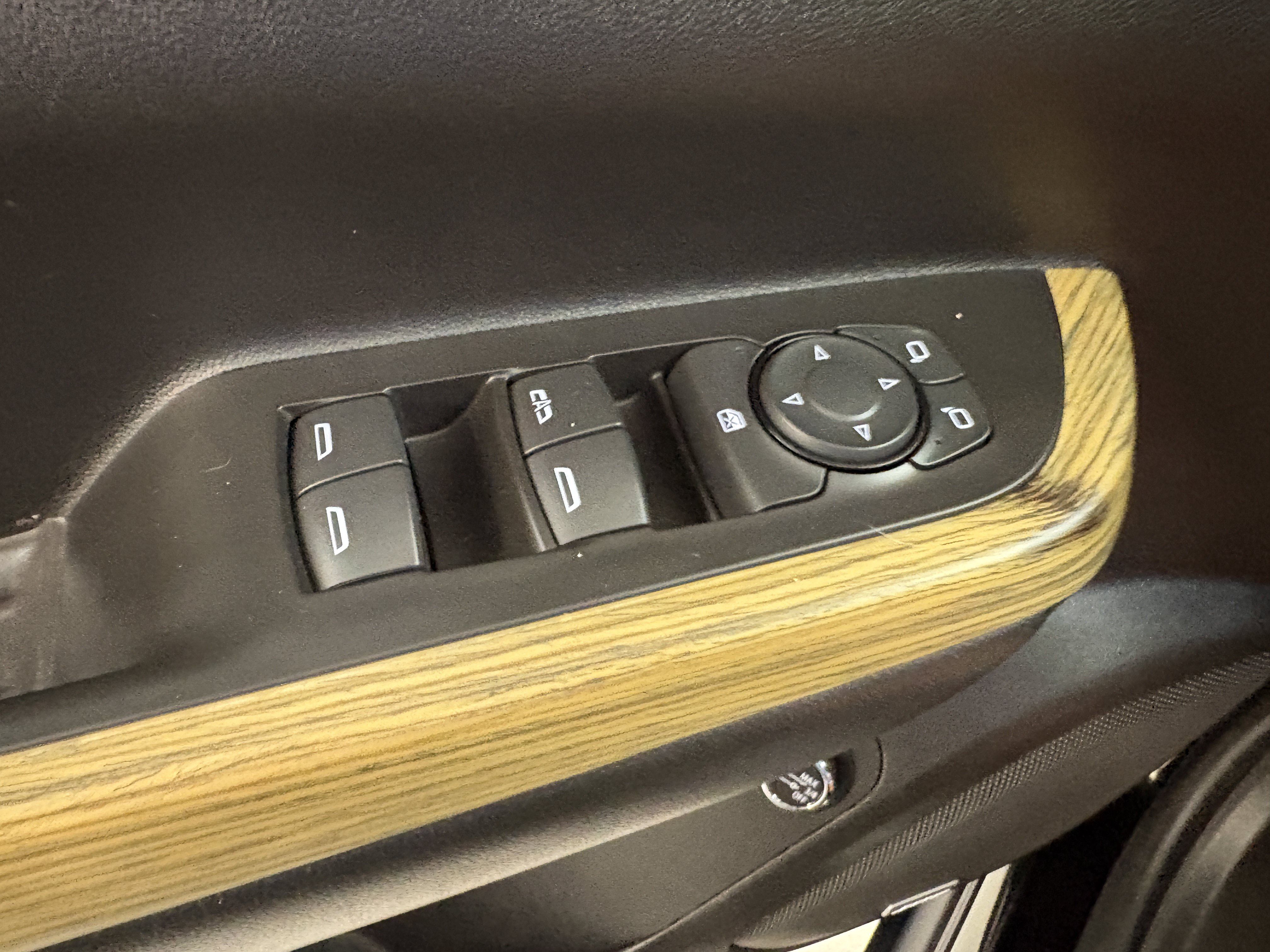 Used 2019 GMC Acadia Denali w/ Technology Package FWD image 29