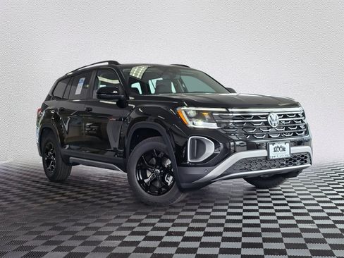 New 2026 Volkswagen Atlas Peak Edition AWD/4WD image 1