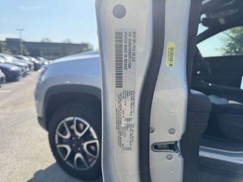 Used 2024 Jeep Compass Trailhawk image 27