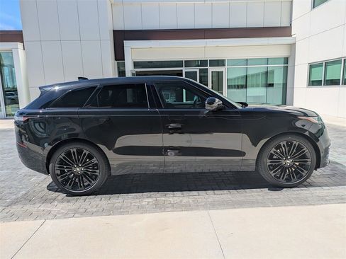 New 2026 Land Rover Range Rover Velar Dynamic SE image 3