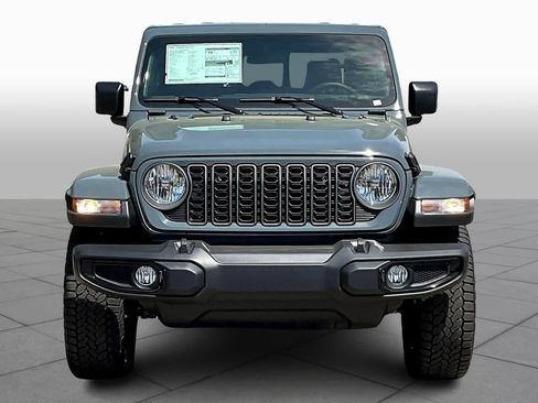New 2025 Jeep Gladiator Sport image 3