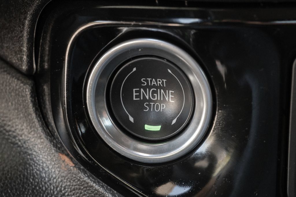 Used 2026 GMC Sierra 1500 SLT RWD image 30