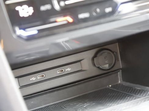 Used 2023 Volkswagen Tiguan SE image 27