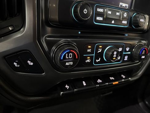 Used 2018 Chevrolet Silverado 1500 LTZ Z71 w/ LTZ Plus Package AWD/4WD image 18