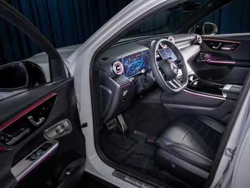 New 2025 Mercedes-Benz GLC 350e 4MATIC image 10