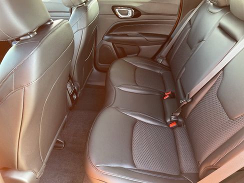 New 2026 Jeep Compass Latitude image 16