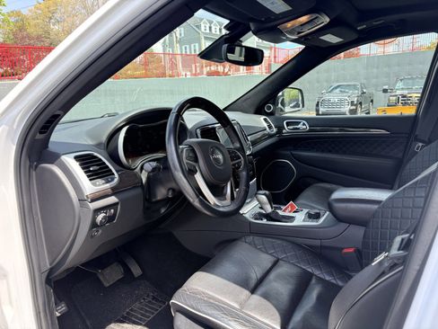 Used 2020 Jeep Grand Cherokee Summit AWD/4WD image 18