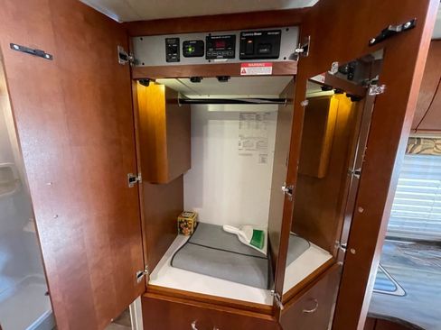 Used 2013 Mercedes-Benz Sprinter 3500 image 27