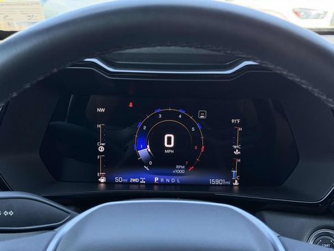 Used 2023 Chevrolet Colorado LT w/ LT Convenience Package II AWD/4WD image 10