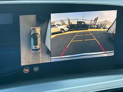 Certified 2025 Cadillac Lyriq Luxury image 25