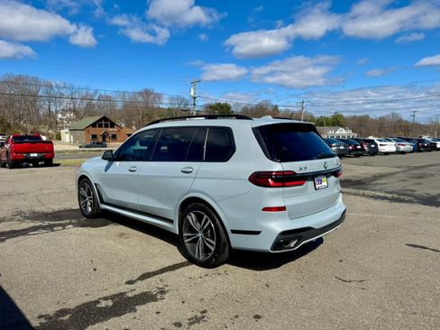 Used 2025 BMW X7 xDrive40i w/ M Sport Package AWD/4WD image 4