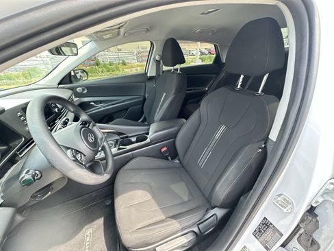 Used 2021 Hyundai Elantra Blue FWD image 18