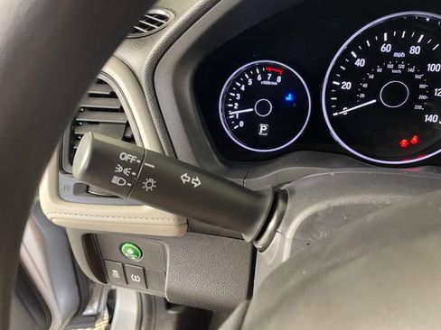 Used 2020 Honda HR-V LX image 13