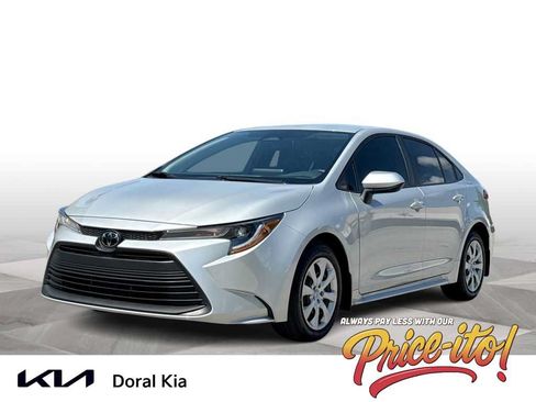 Used 2025 Toyota Corolla LE FWD image 1
