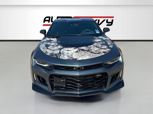 Used 2019 Chevrolet Camaro ZL1 RWD image 2
