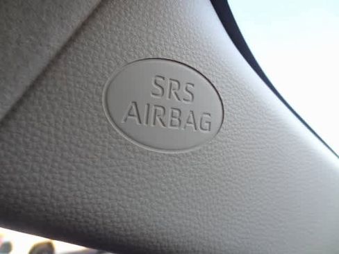 Used 2025 Toyota Corolla LE image 27