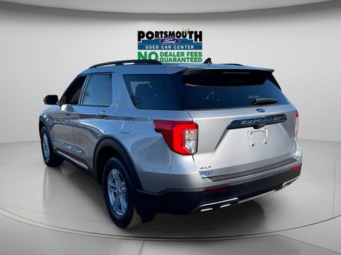 Used 2022 Ford Explorer XLT w/ Equipment Group 202A AWD/4WD image 26