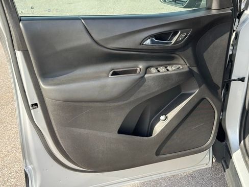 Used 2018 Chevrolet Equinox LT image 24