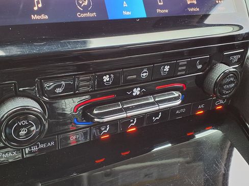 Used 2023 Jeep Grand Cherokee Limited w/ Luxury Tech Group II image 14