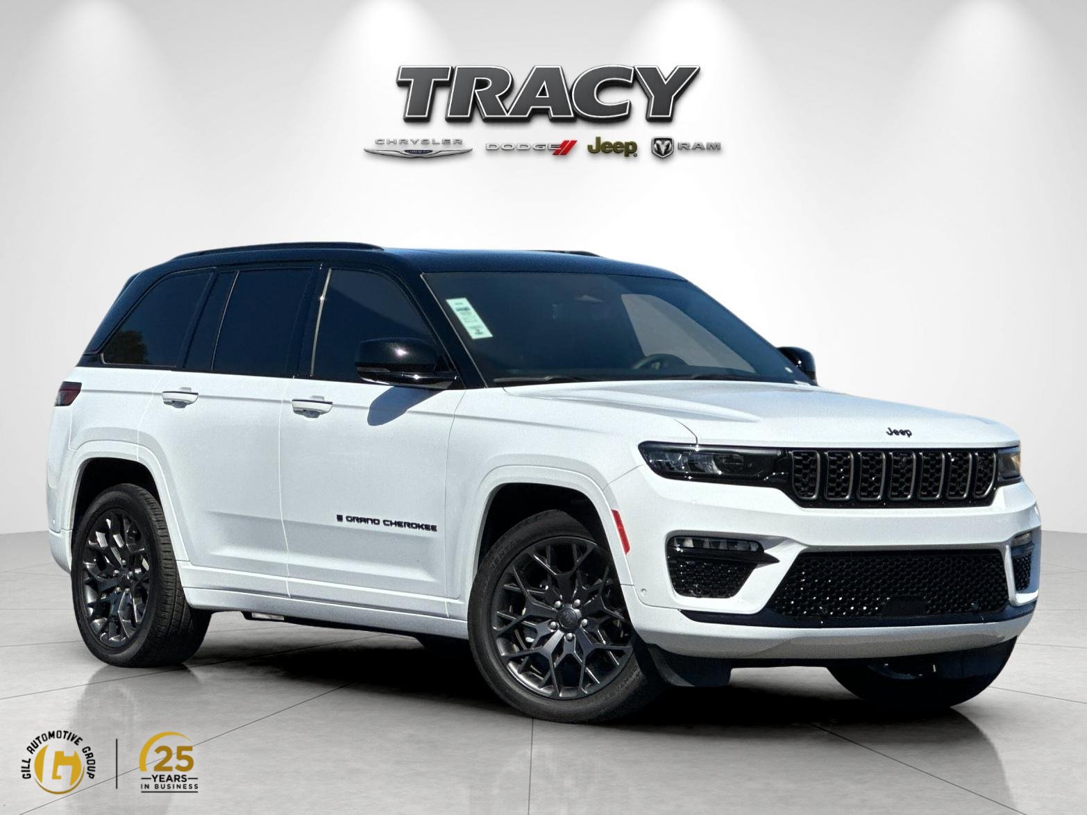 Used 2025 Jeep Grand Cherokee Summit AWD/4WD image 1