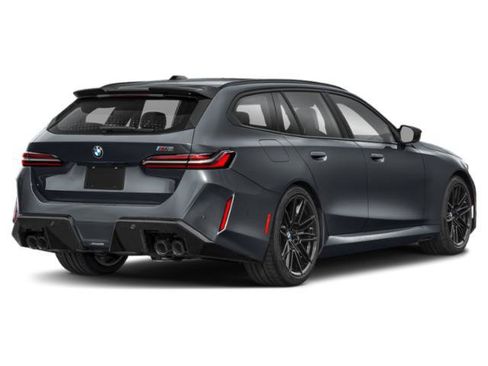 New 2027 BMW M5 Touring AWD/4WD image 2