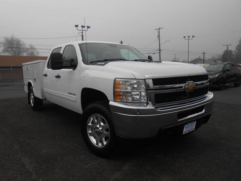 Used 2011 Chevrolet Silverado 3500 LT image 1