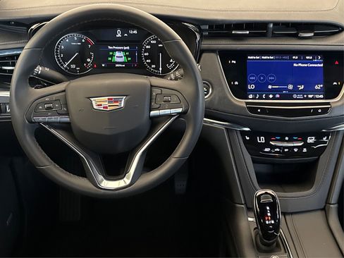Certified 2023 Cadillac XT6 Luxury FWD image 17
