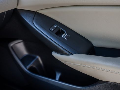 Used 2018 Honda Accord Touring image 25