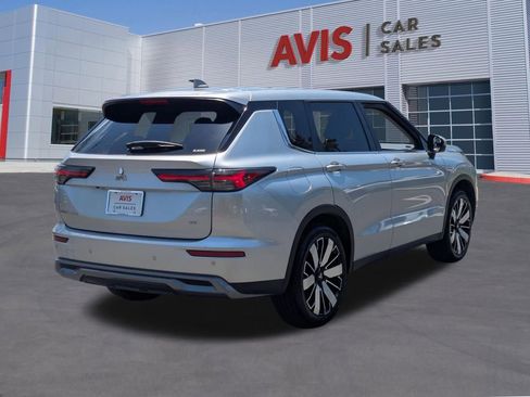 Used 2025 Mitsubishi Outlander SE AWD/4WD image 6