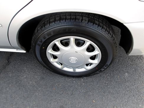 Used 2005 Buick Century Custom image 19