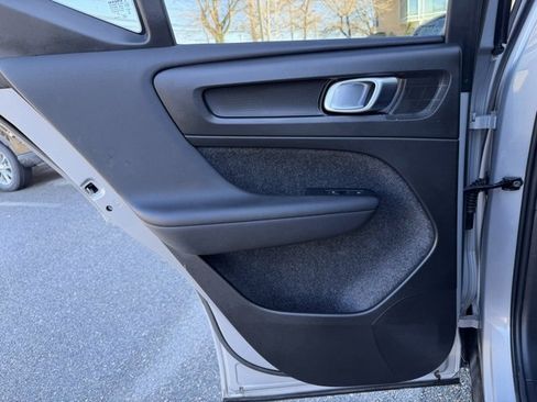 Used 2023 Volvo XC40 B5 Plus image 55