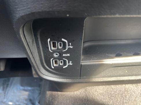 Used 2024 RAM 3500 Big Horn image 30