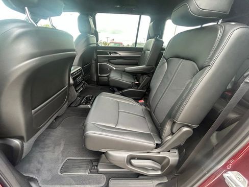 New 2025 Jeep Wagoneer Series II image 40